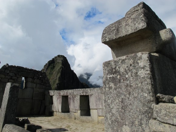 the three-window temple.
