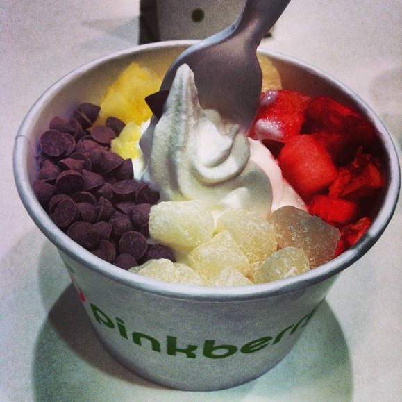 don't worry. my friends and i still found plenty of time to eat plenty of delicious food...and by food, i obviously mean pinkberry. 